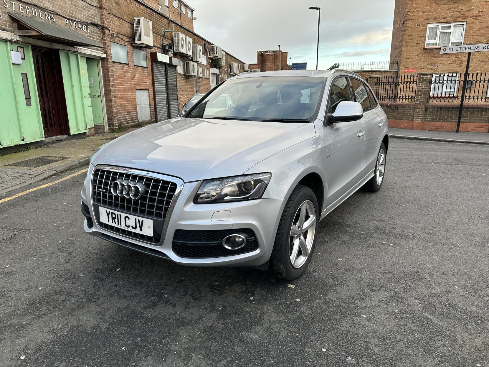 Audi Q5 2.0 TFSI S line SUV 5dr Petrol S Tronic quattro Euro 4 (211 ps)