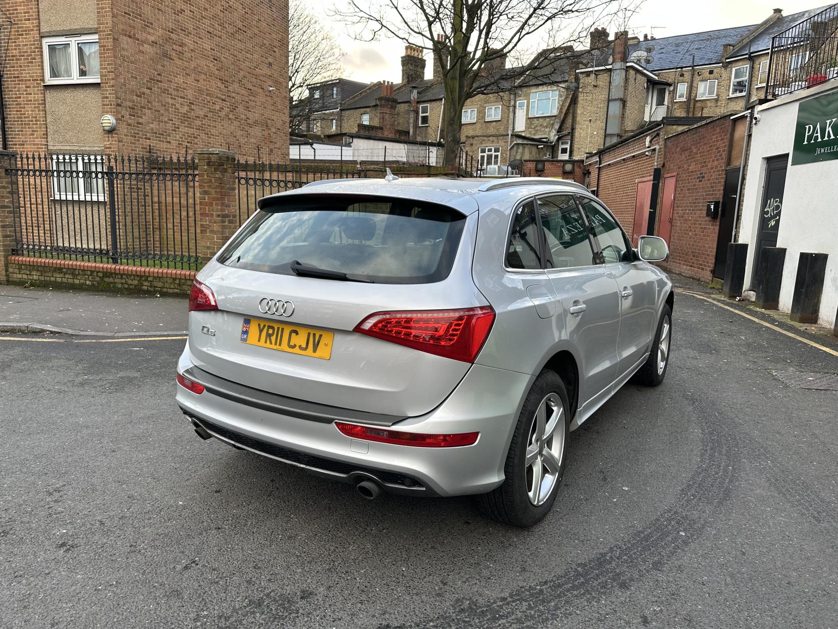 Audi Q5 2.0 TFSI S line SUV 5dr Petrol S Tronic quattro Euro 4 (211 ps)