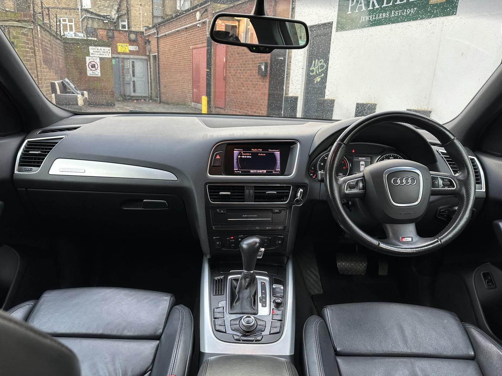 Audi Q5 2.0 TFSI S line SUV 5dr Petrol S Tronic quattro Euro 4 (211 ps)